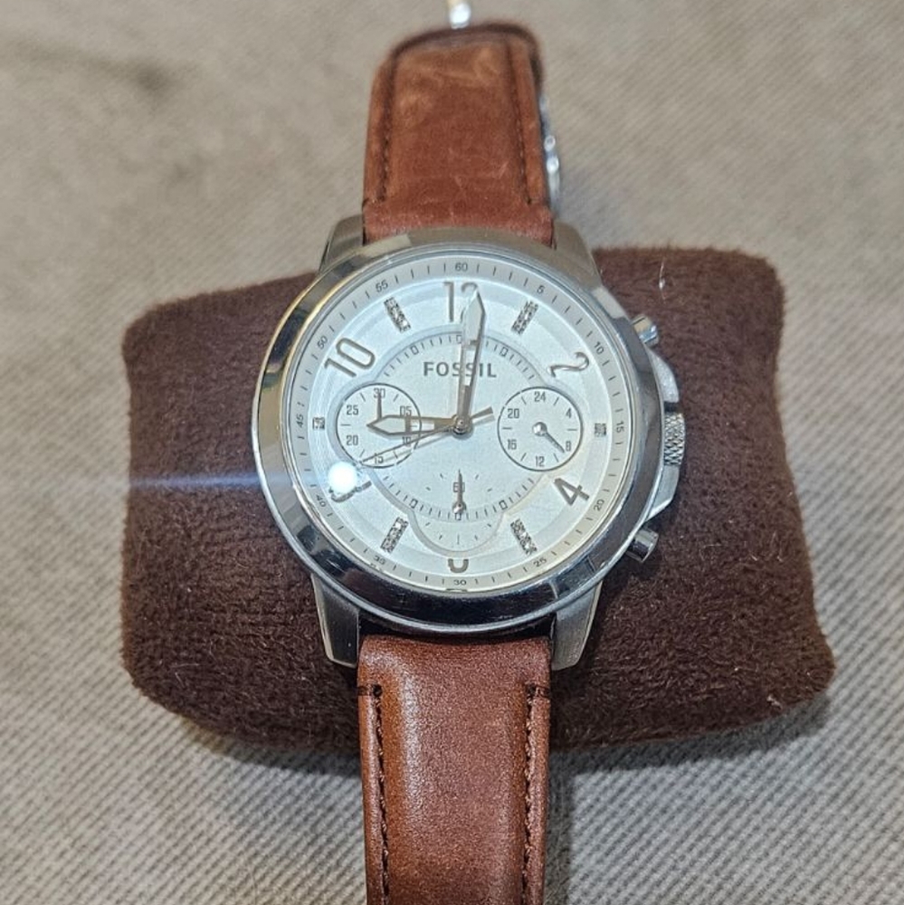 Fossil ES4038 Women's Brown Leather Analog White Dial Quartz Wrist Watch